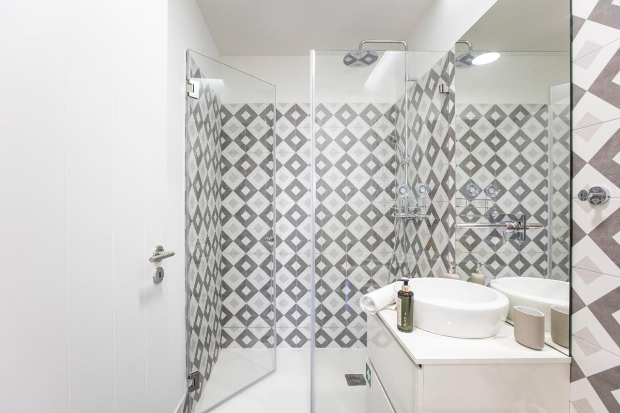Homely Studio W/ Ac Near Marques By Lovelystay Porto Ngoại thất bức ảnh